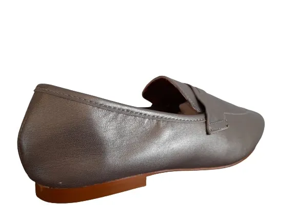 A Piedi Gloss Womens Loafers